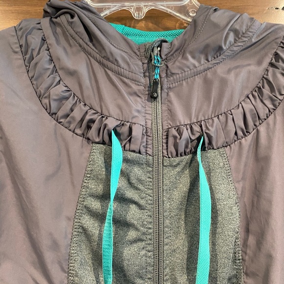 Women’s athletic wear - Picture 2 of 6